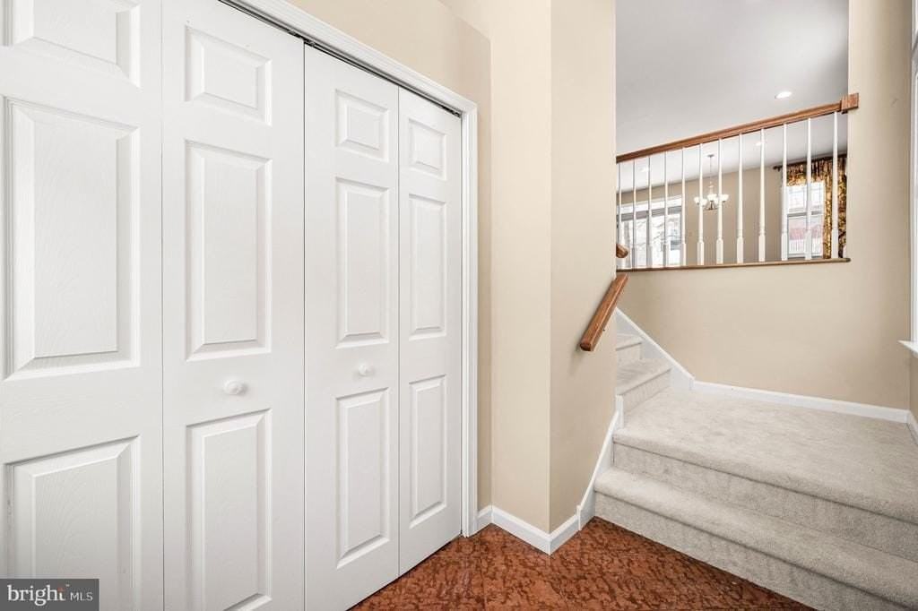 120 Elizabeth Ct - Photo 6 of 50