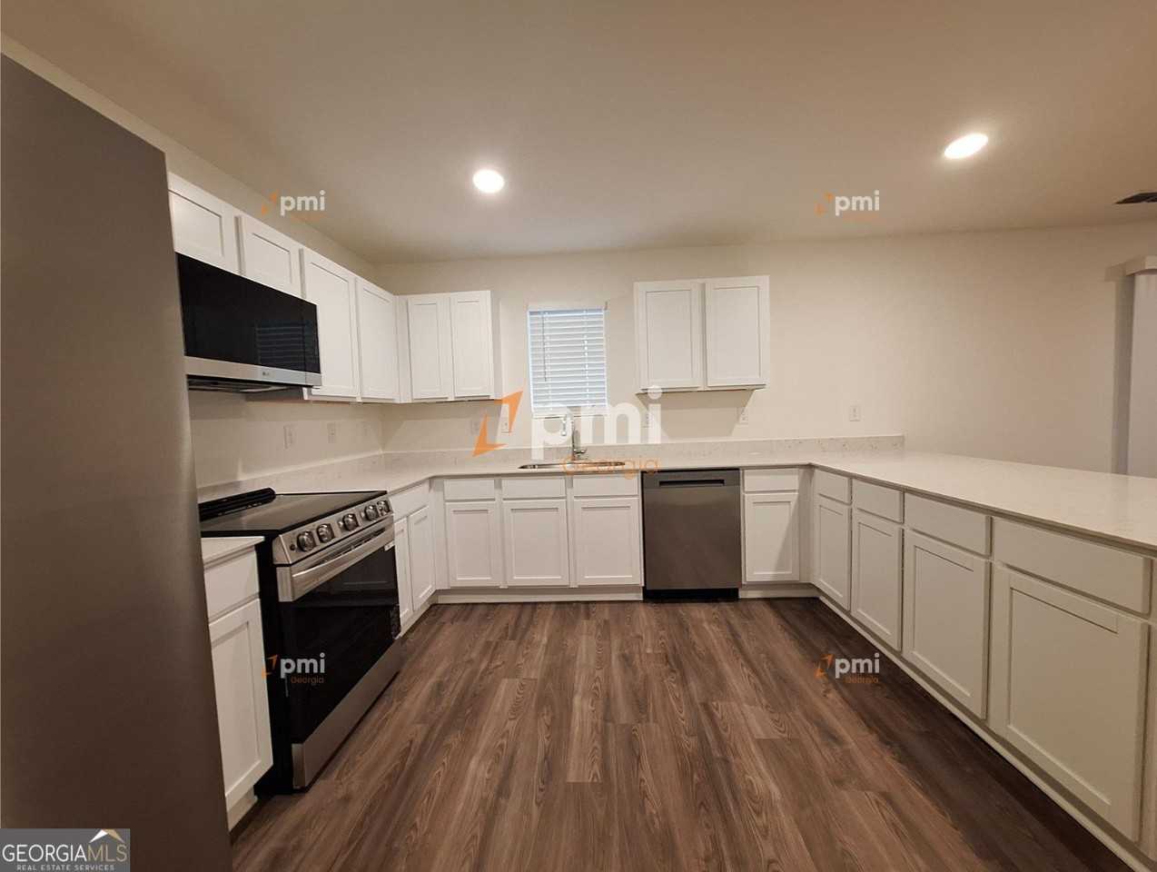 516 Liberty Hall Dr - Photo 3 of 19