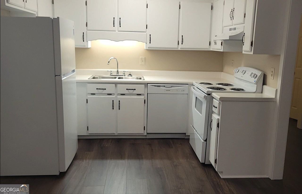 5 Rockcreek Dr Nw - Photo 2 of 11