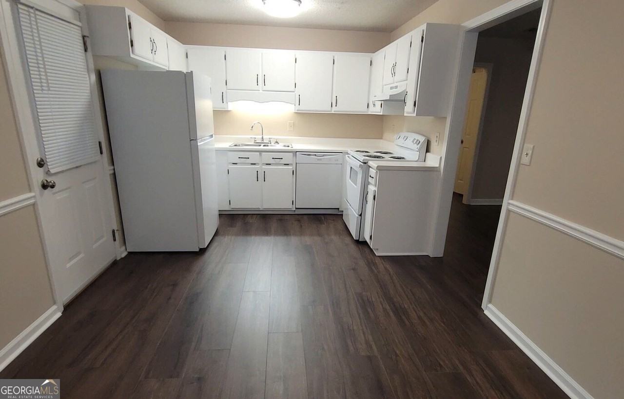 5 Rockcreek Dr Nw - Photo 3 of 11