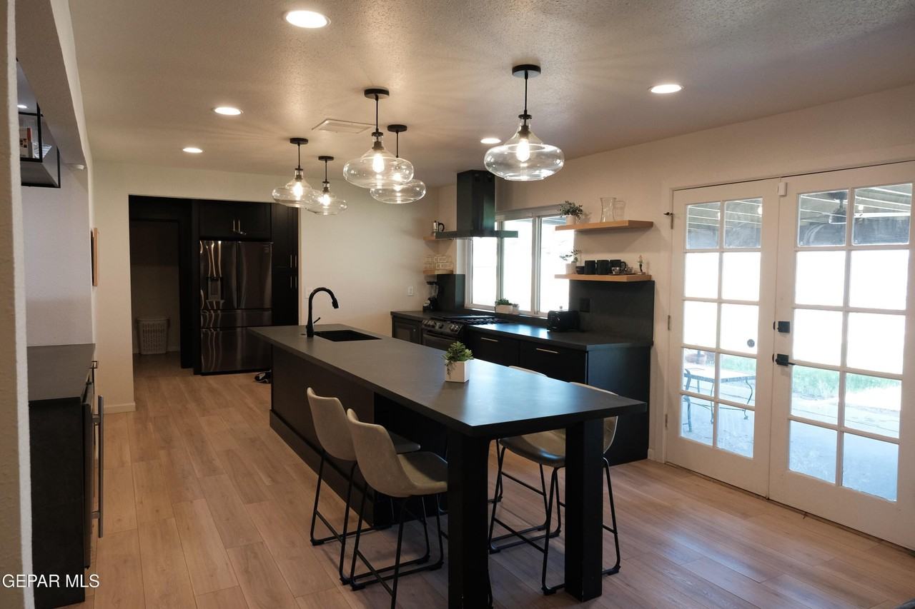 9001 Lait Dr - Photo 5 of 22