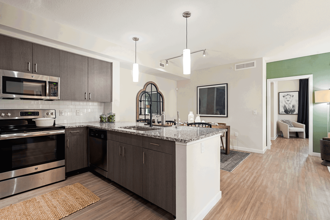 N 29th Ave - Photo 2 of 8