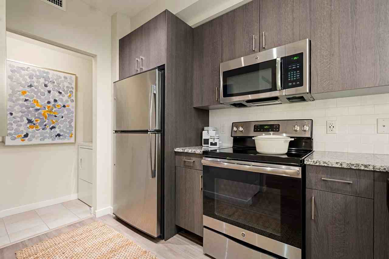 N 29th Ave - Photo 3 of 8