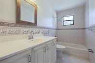 9098 Nw 114th St - Photo 6 of 8