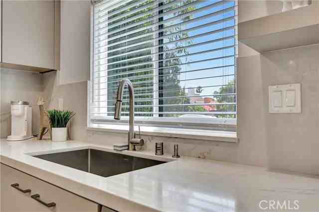 6743 Colgate Ave - Photo 2 of 8