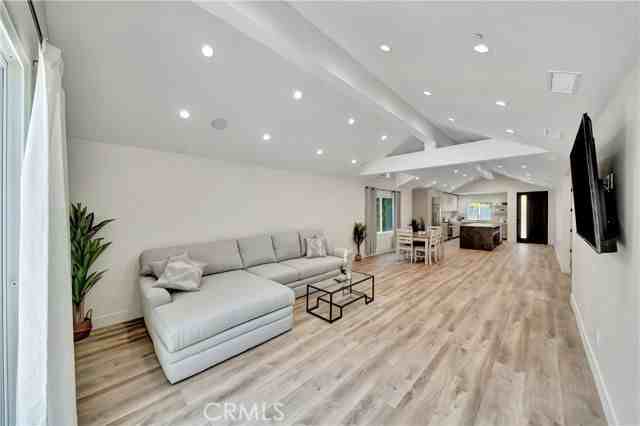 6743 Colgate Ave - Photo 7 of 8