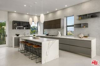 8896 Lookout Mountain Ave - Photo 3 of 8