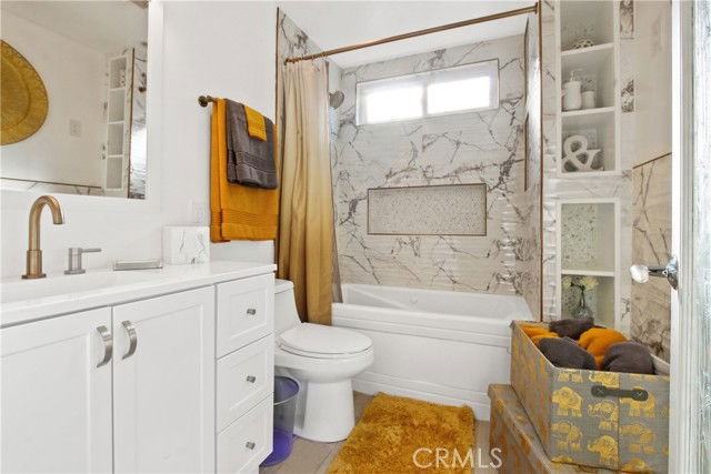 1107 Woodbury Dr - Photo 5 of 8