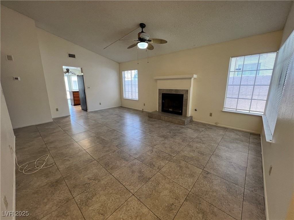 8901 Clear Blue Dr - Photo 4 of 28