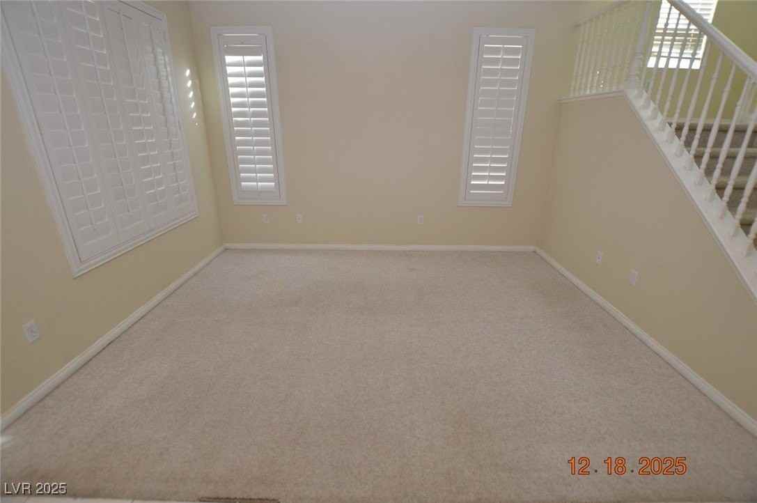 6175 Tillman Crest Ave - Photo 4 of 28