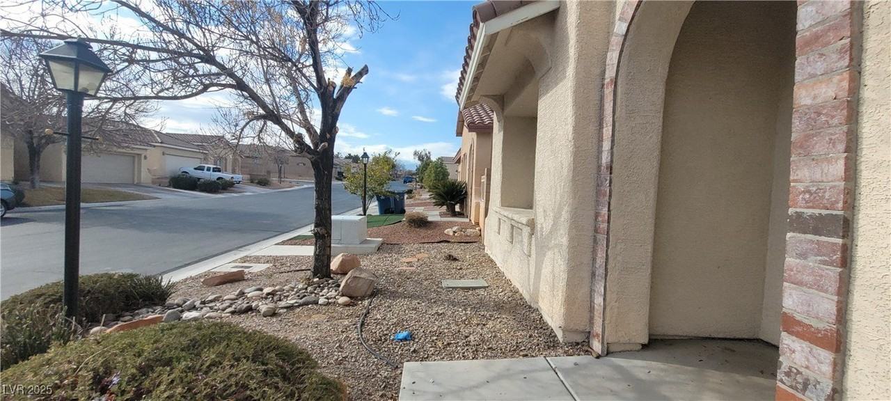 8240 Aurora Peak Ave - Photo 4 of 50