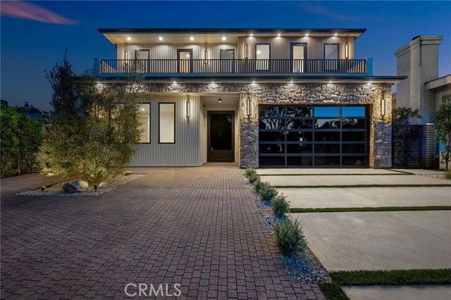 16728 Morrison St - Photo 2 of 8