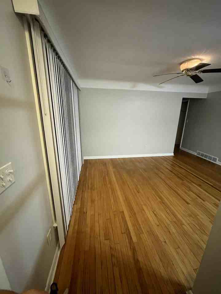 12116 Columbia - Photo 4 of 13