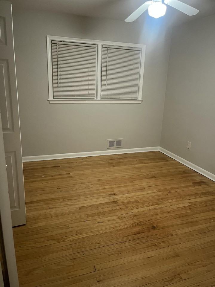 12116 Columbia - Photo 7 of 13