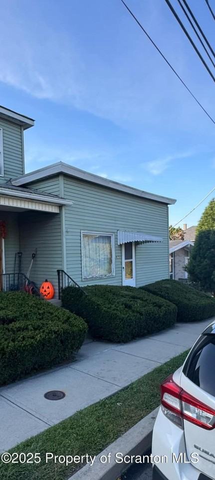 833 George St - Photo 2 of 10