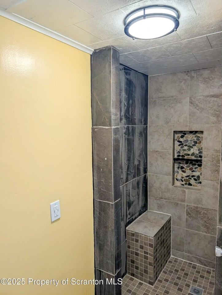 833 George St - Photo 7 of 10