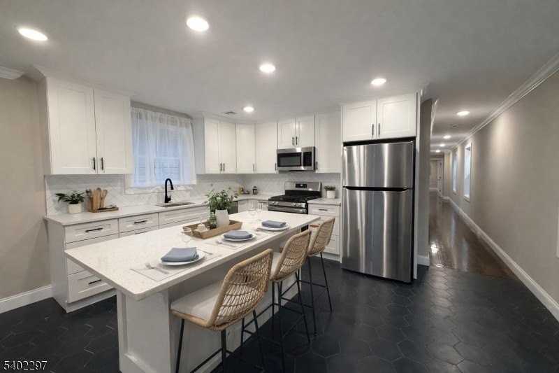 515 Walnut St - Photo 3 of 9