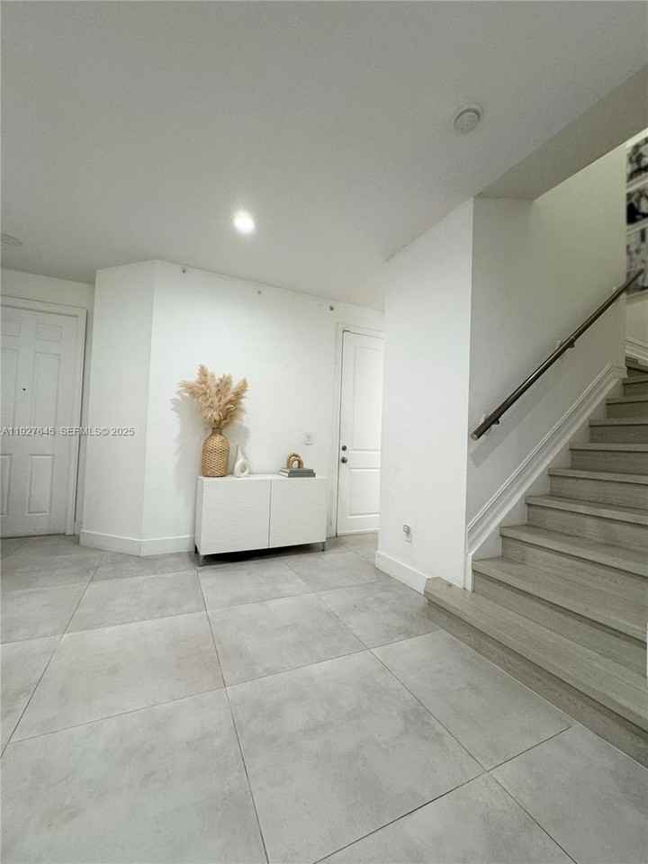 13017 Riverwalk Cir S - Photo 3 of 8