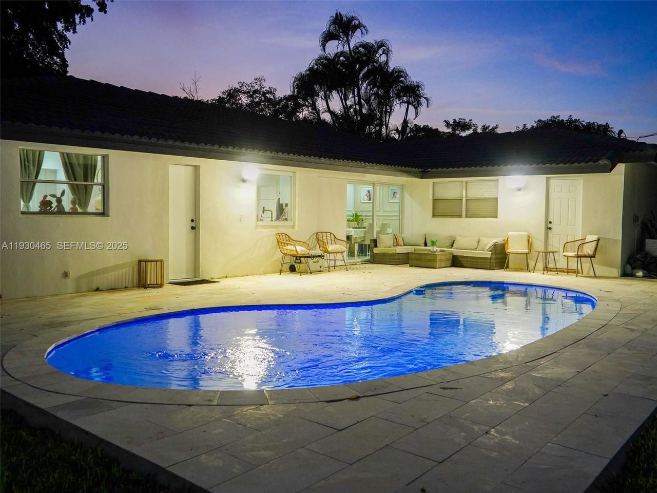 7951 Nw 37th Dr - Photo 5 of 8