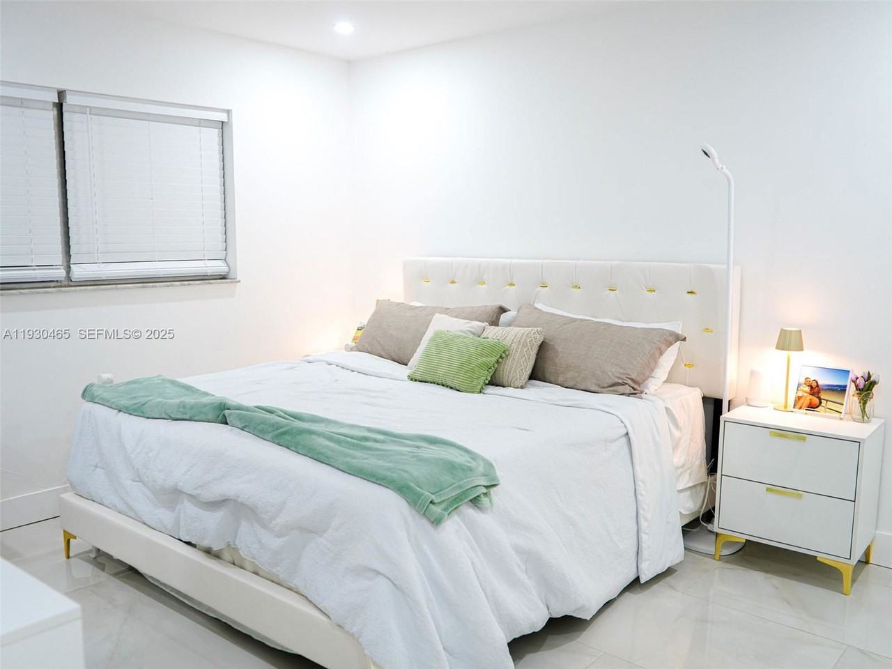 7951 Nw 37th Dr - Photo 6 of 8