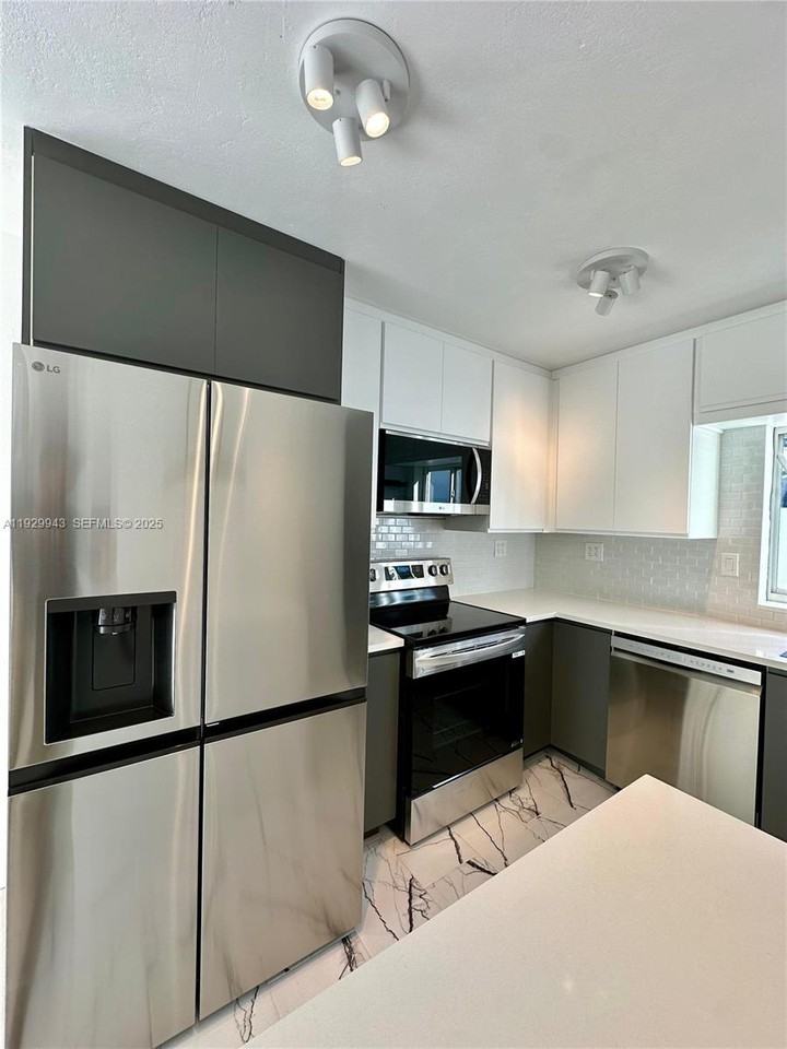 629 Sw 4th St - Photo 6 of 8