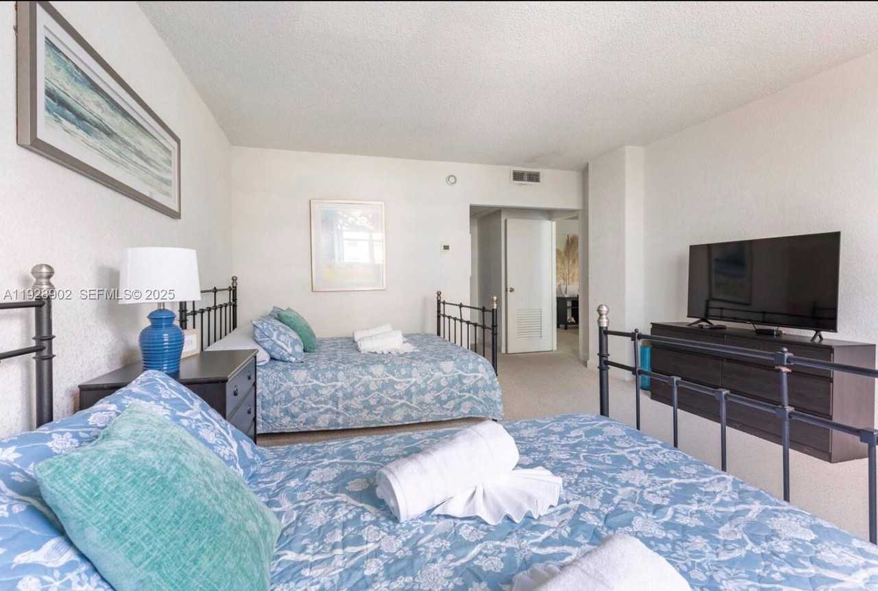 4001 S Ocean Dr #5M - Photo 7 of 8