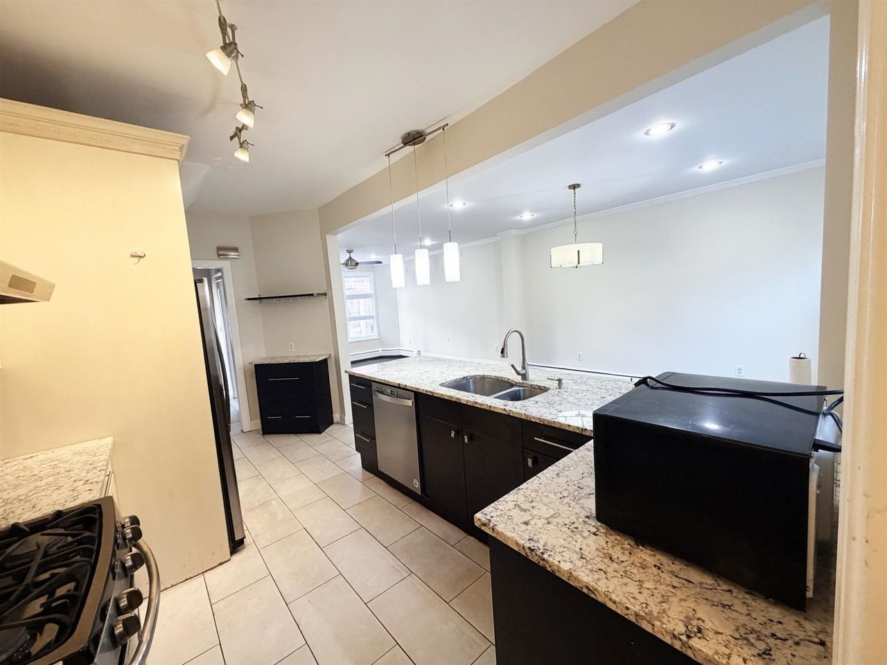 6013 Buchanan Pl - Photo 6 of 17