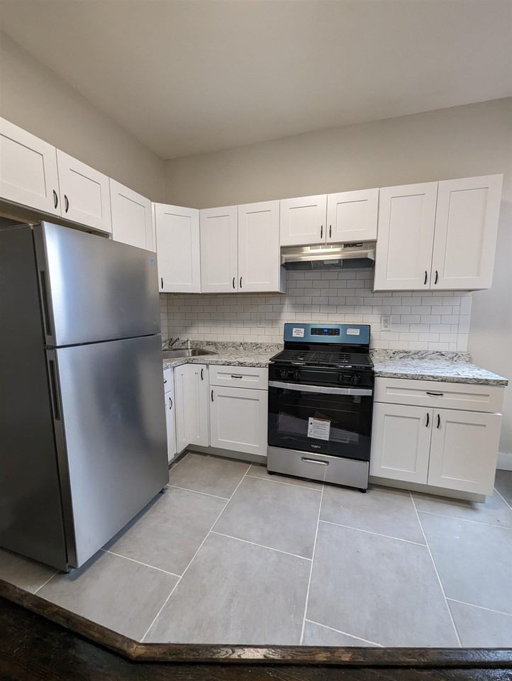 215 64th St #5 - Photo 6 of 8