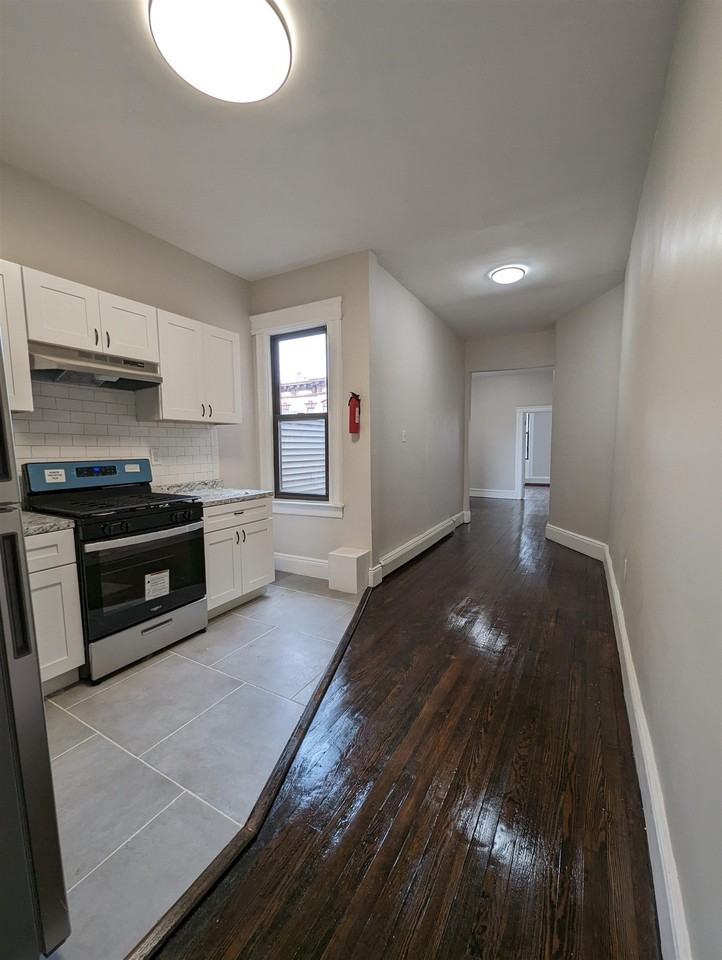 215 64th St #5 - Photo 7 of 8