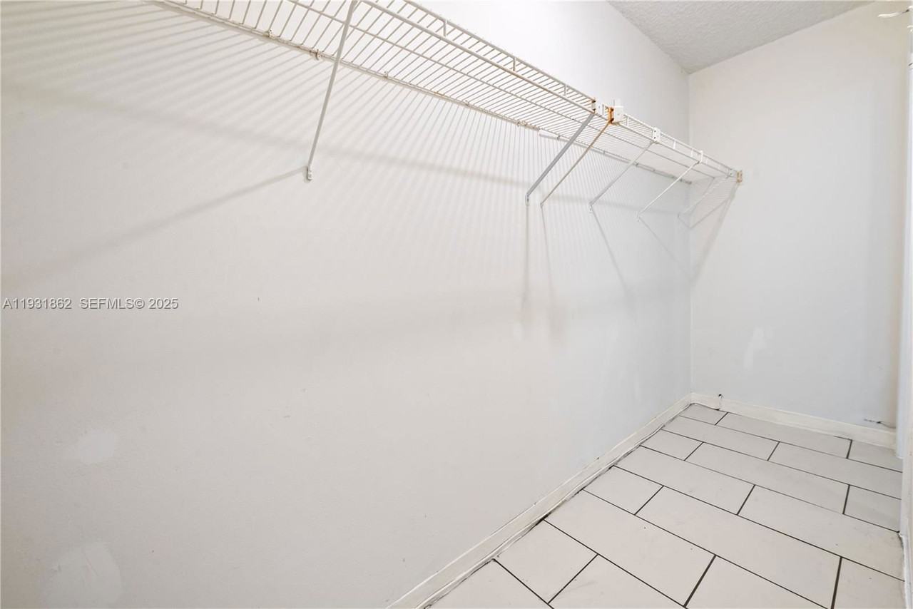 20310 Ne 2nd Ave #24 - Photo 6 of 8