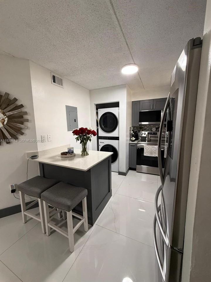 6195 Nw 186th St #402 - Photo 5 of 8