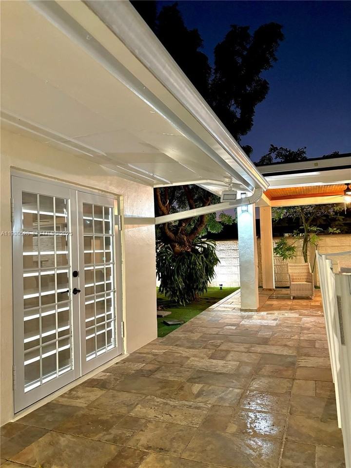 18632 Sw 93rd Ct - Photo 3 of 8