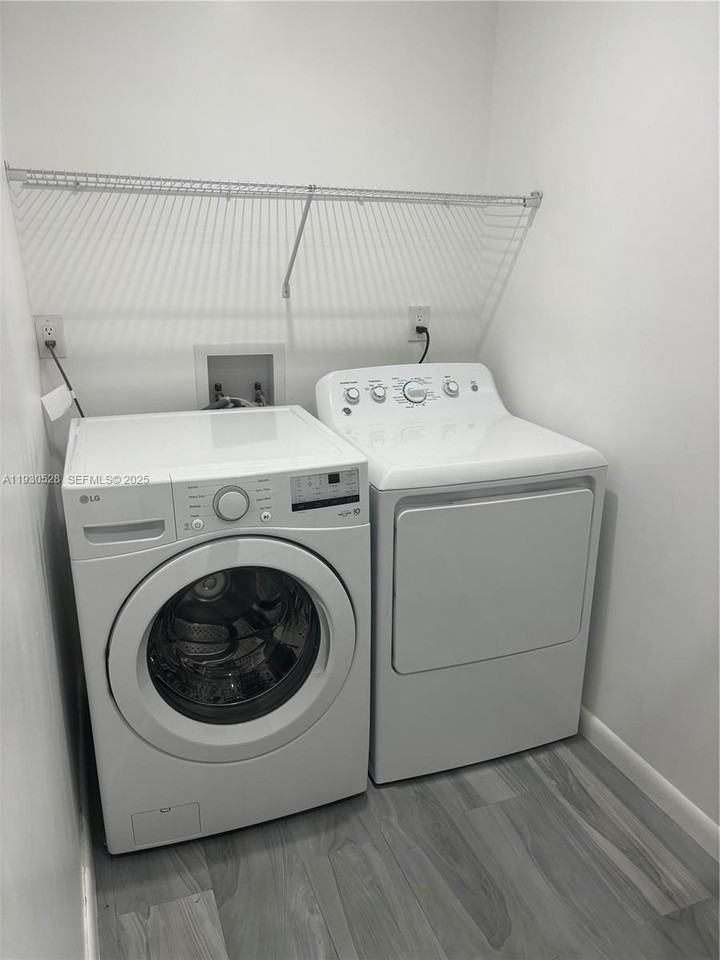 18632 Sw 93rd Ct - Photo 7 of 8