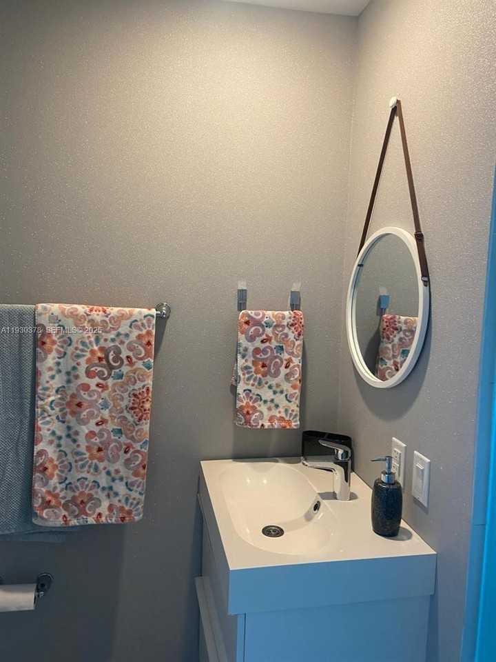 501 Ne 31st St #604 - Photo 6 of 8