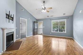 502 Jasmine Ln - Photo 6 of 23