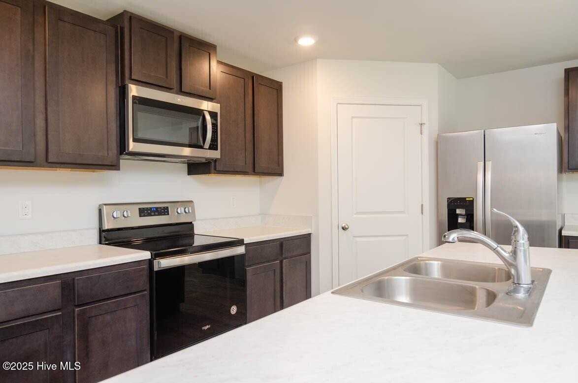 635 Avington Ln Ne - Photo 3 of 33