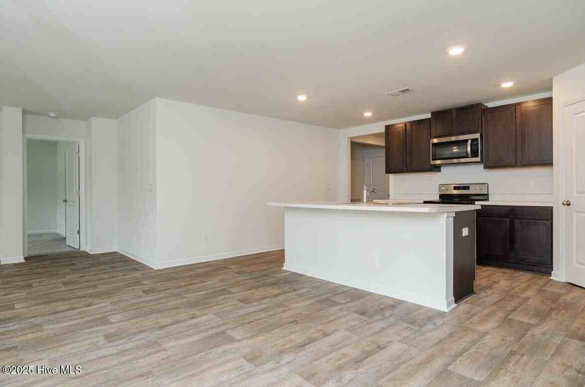 635 Avington Ln Ne - Photo 6 of 33