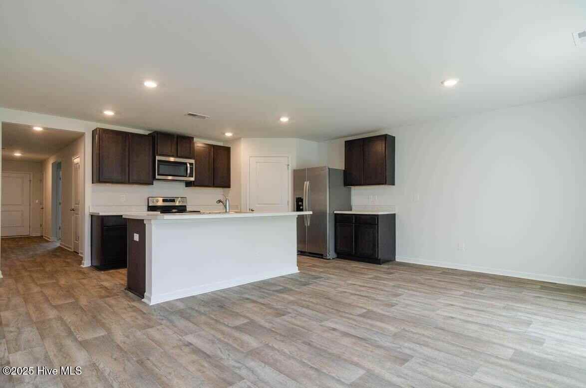 635 Avington Ln Ne - Photo 7 of 33