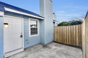 featured image of 118 Witten Cir Apt B #B