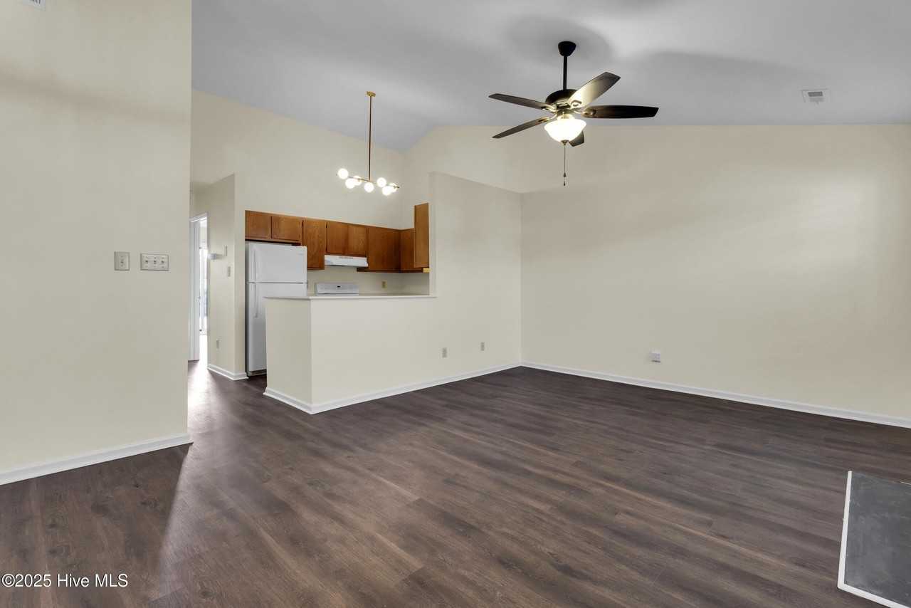 118 Witten Cir Apt B #B - Photo 2 of 29