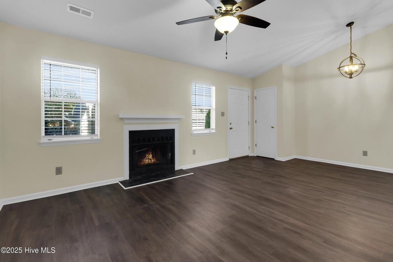 118 Witten Cir Apt B #B - Photo 4 of 29