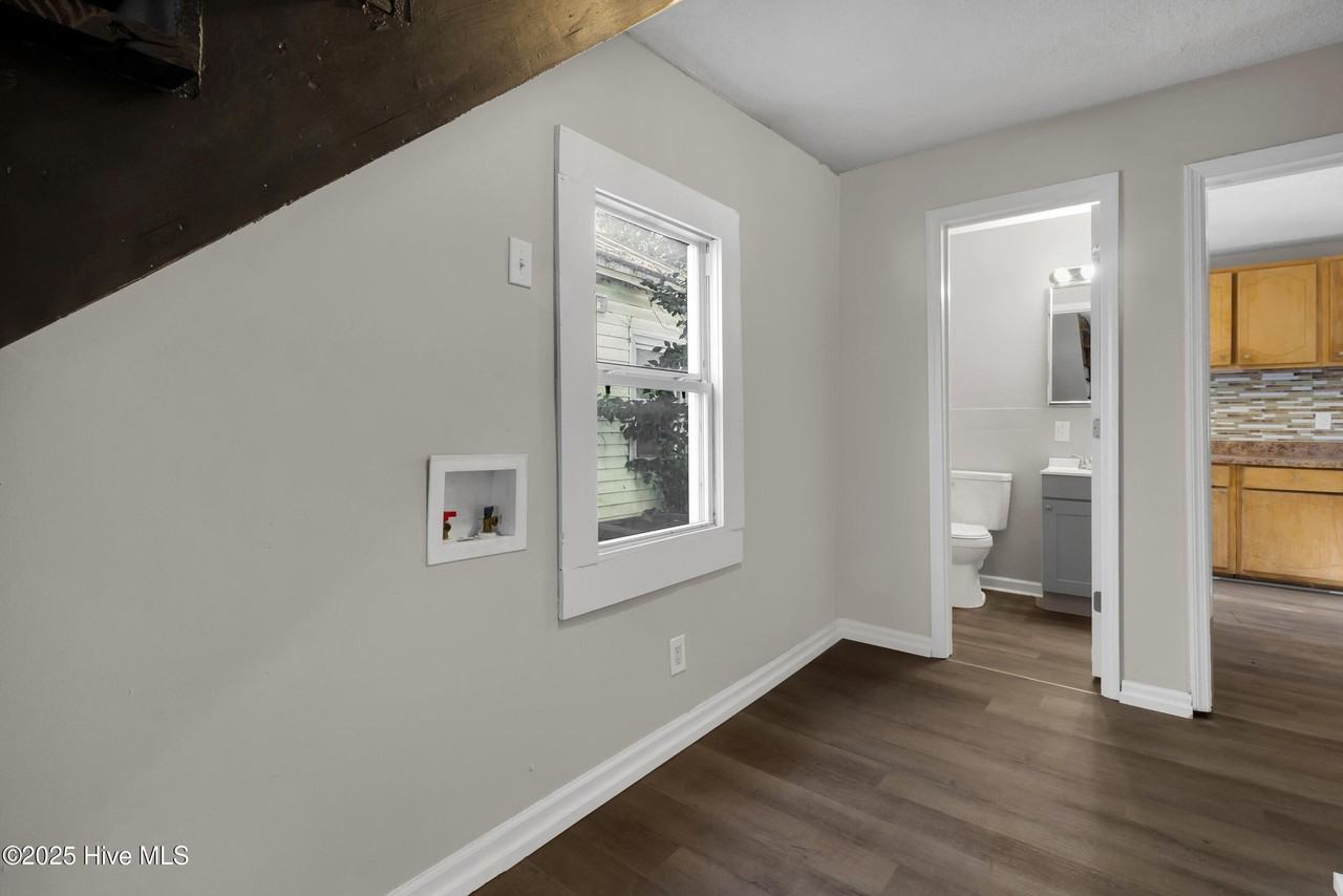 605 1st Ave - Photo 5 of 25