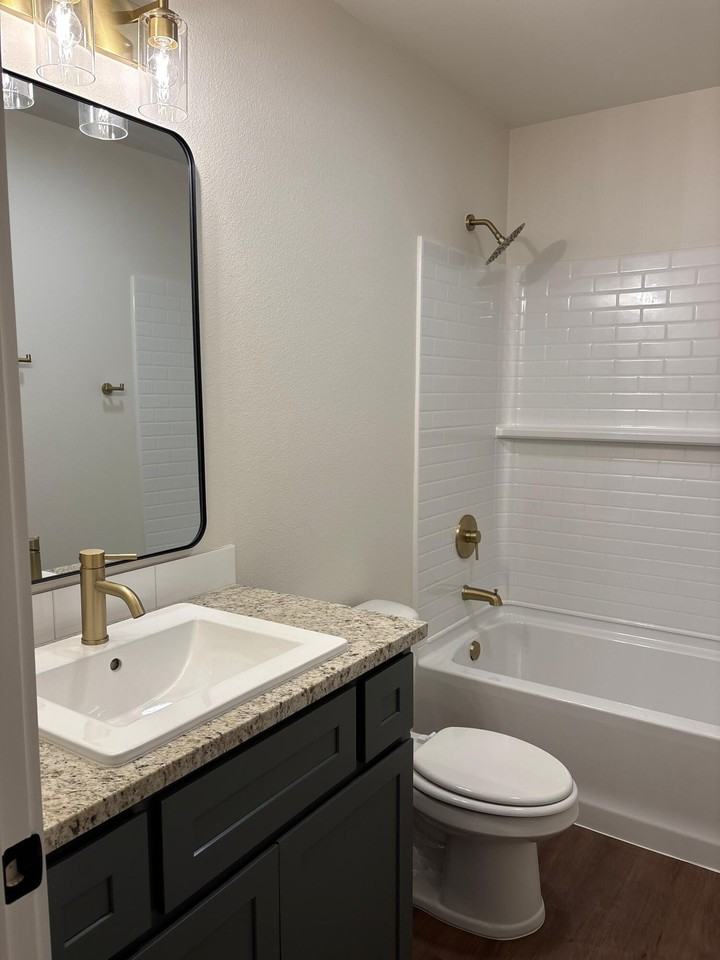 2174 Langford Ave - Photo 6 of 11