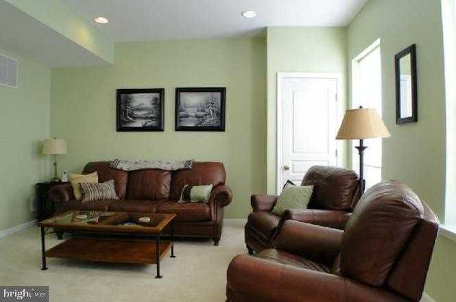 1914 Cavalier Ln - Photo 3 of 35