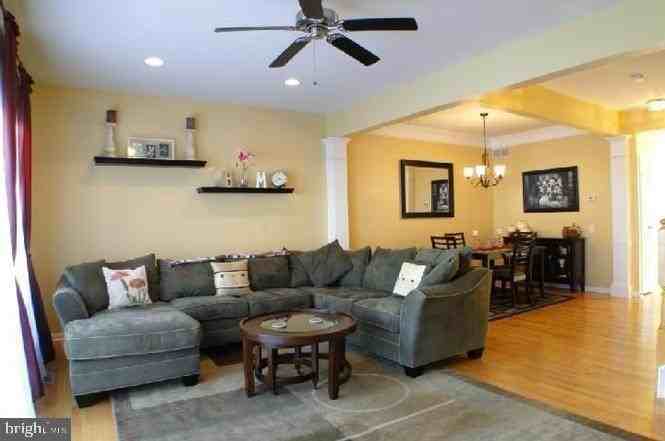 1914 Cavalier Ln - Photo 4 of 35