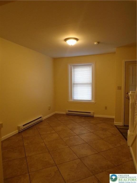 1624 1/2 Utica St - Photo 3 of 11