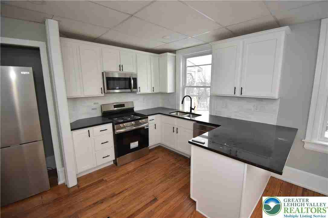 312 March St Apt 5 #5 - Photo 3 of 7