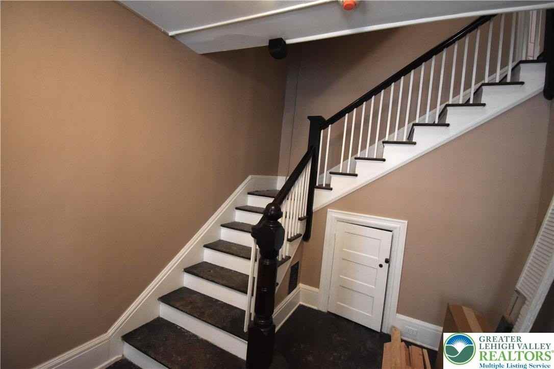 312 March St Apt 6 #6 - Photo 2 of 10