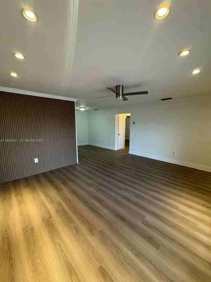 8670 Nw 28th Pl - Photo 7 of 23