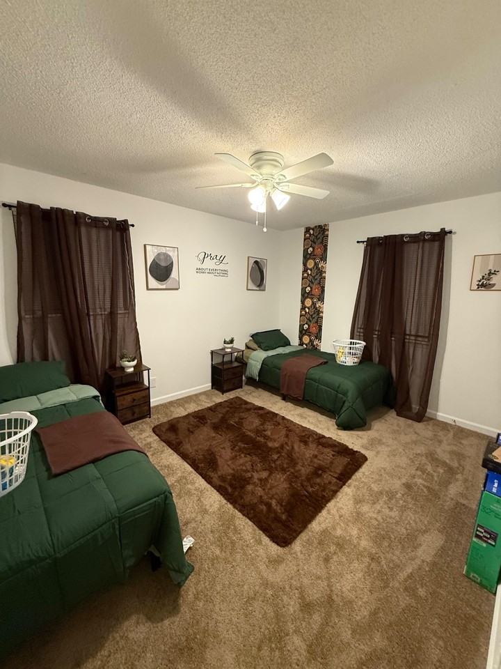 Rockfort Ct - Photo 2 of 14